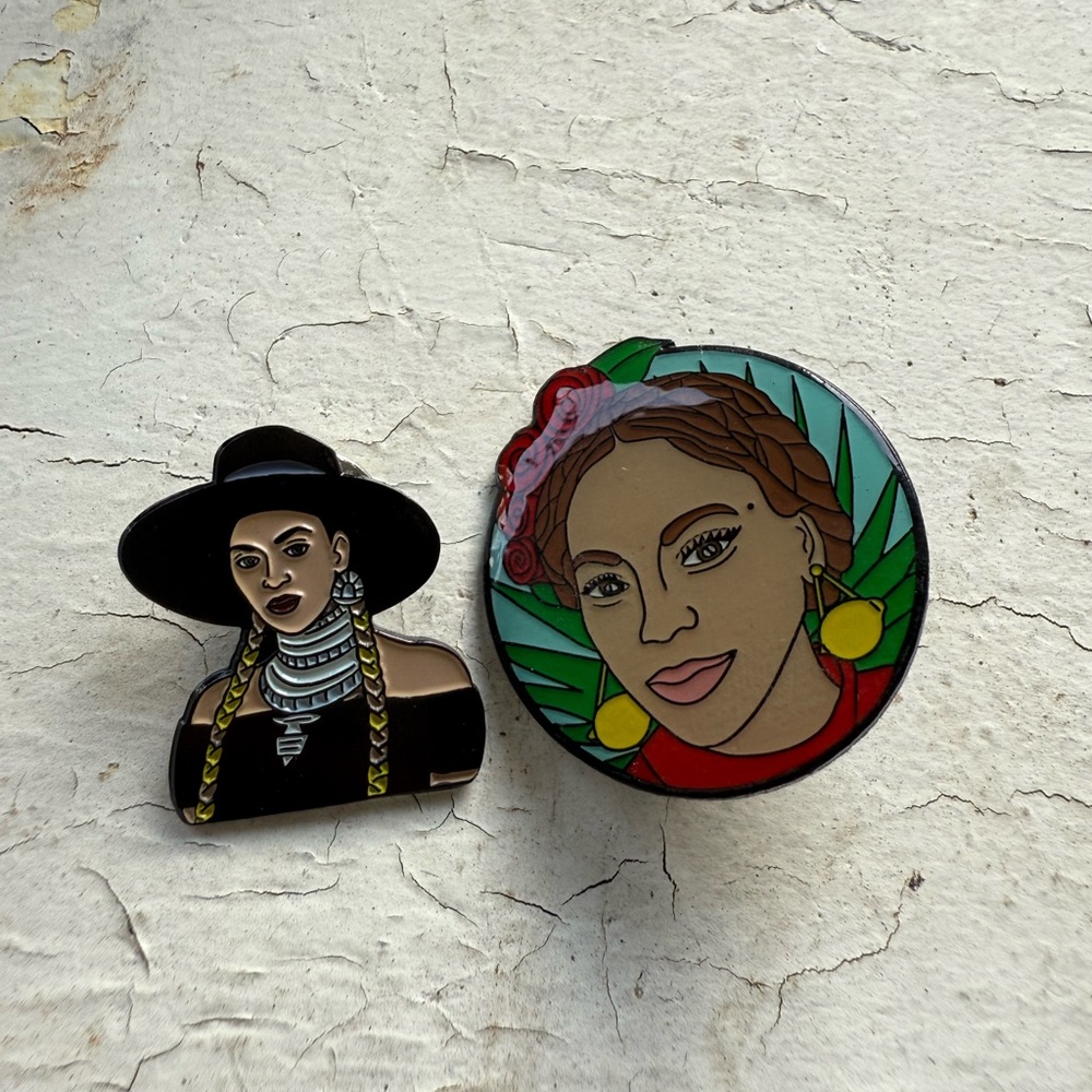 Beyoncé Pin Set